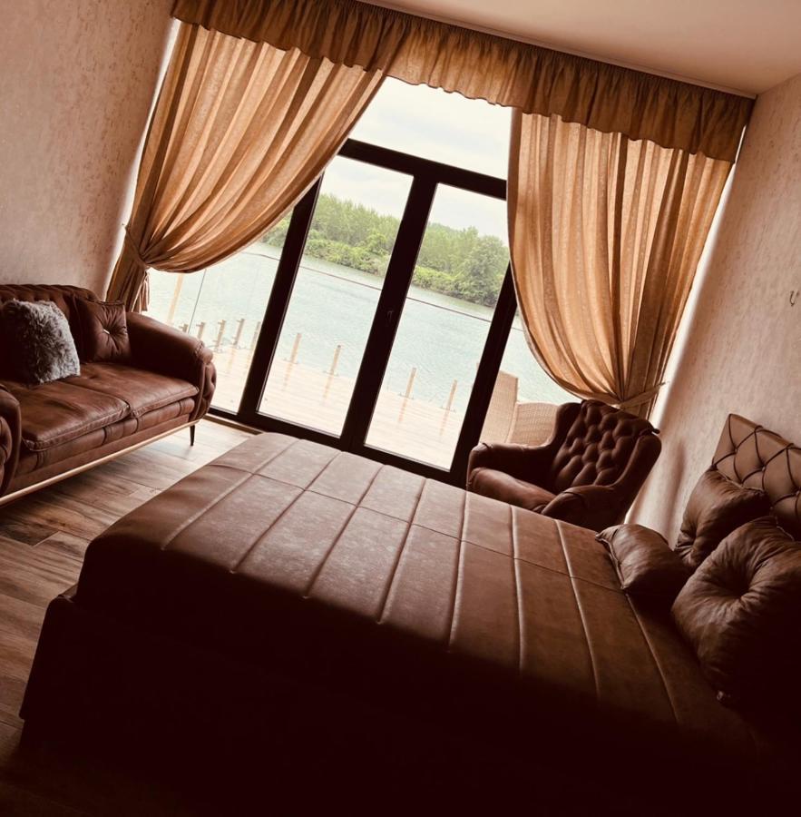 Apartmani Tiske Noci Bečej Esterno foto