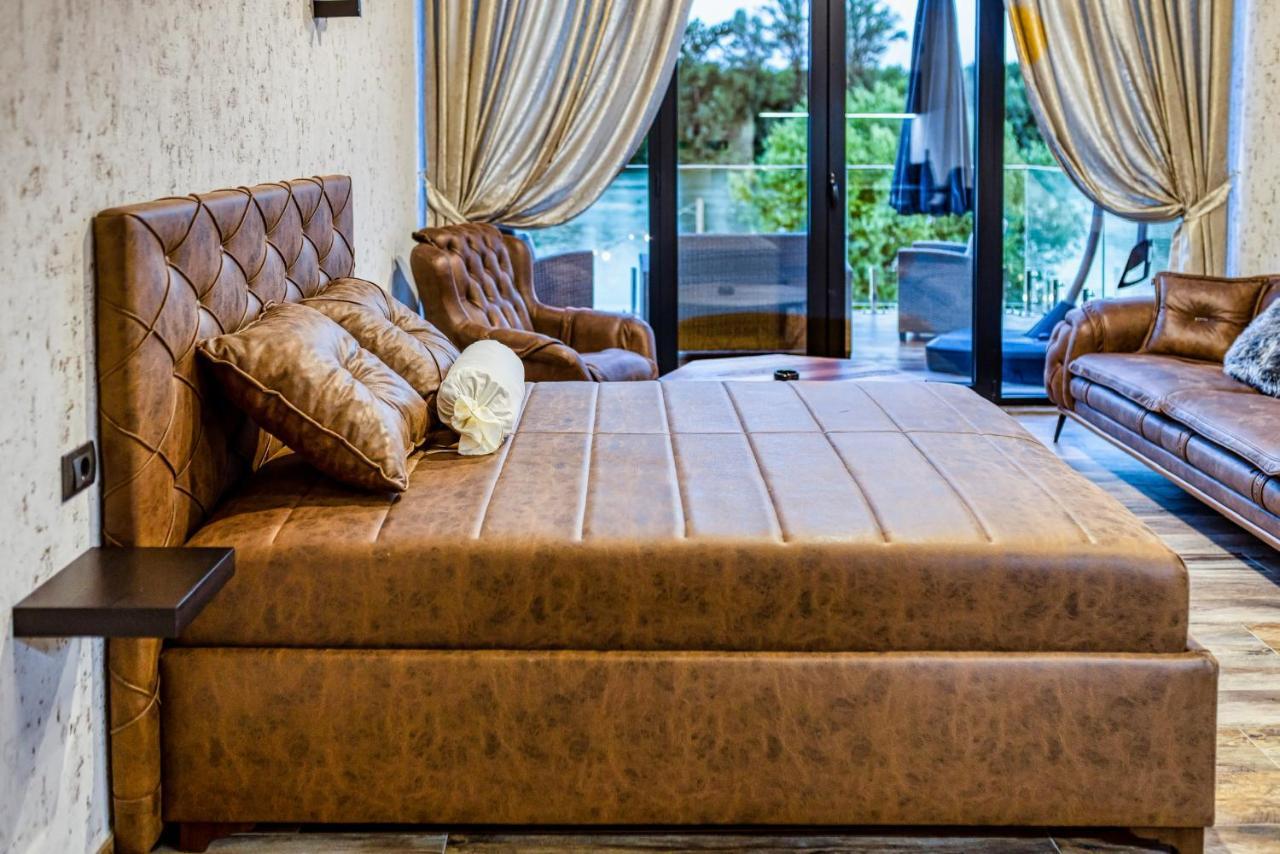 Apartmani Tiske Noci Bečej Esterno foto