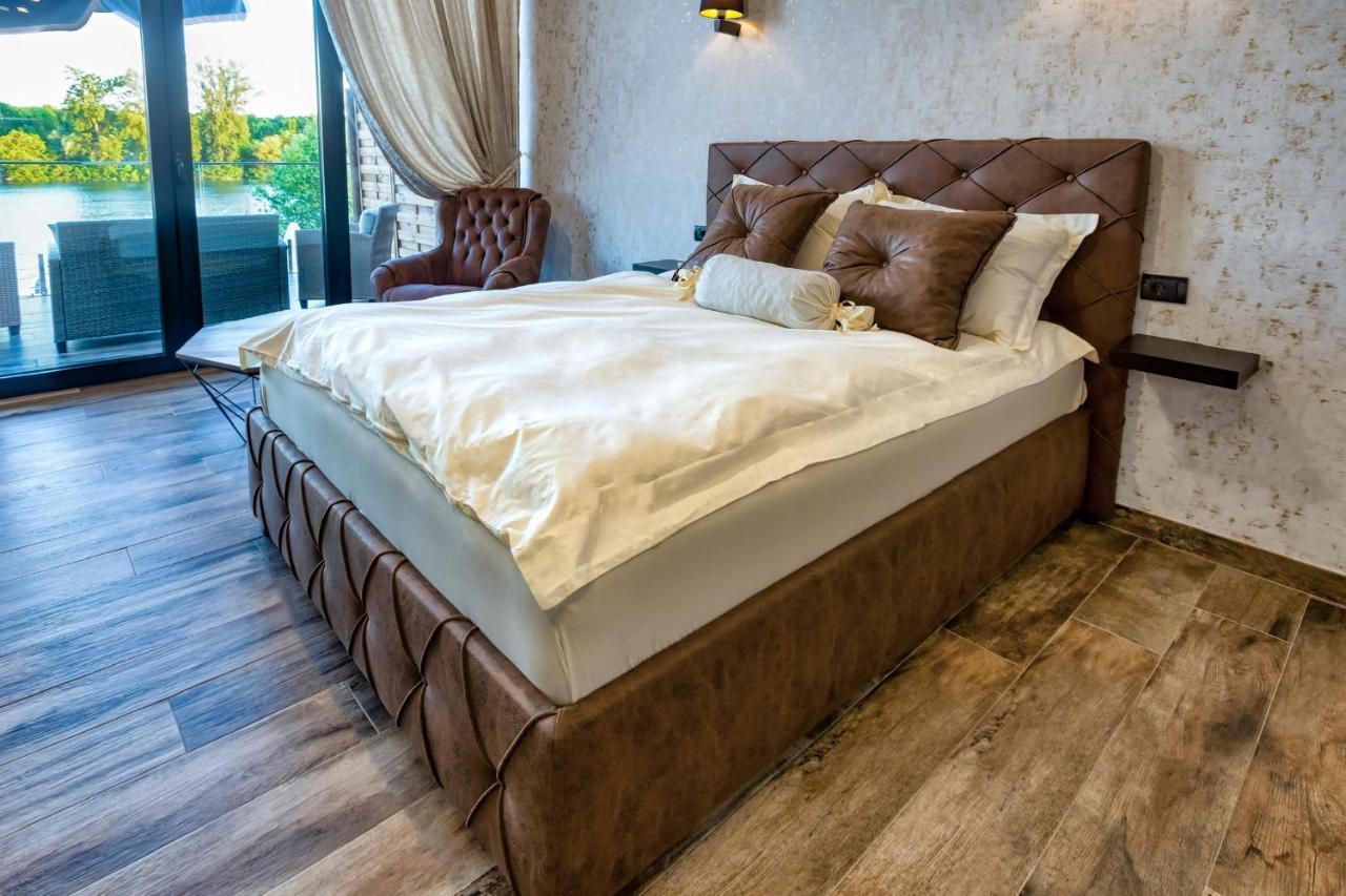 Apartmani Tiske Noci Bečej Esterno foto