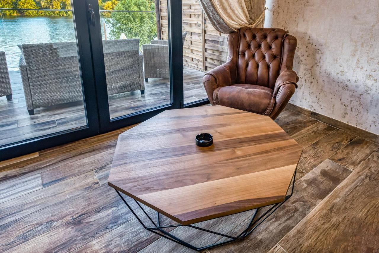Apartmani Tiske Noci Bečej Esterno foto