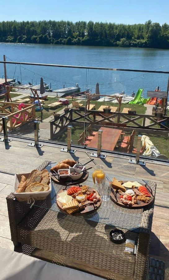 Apartmani Tiske Noci Bečej Esterno foto